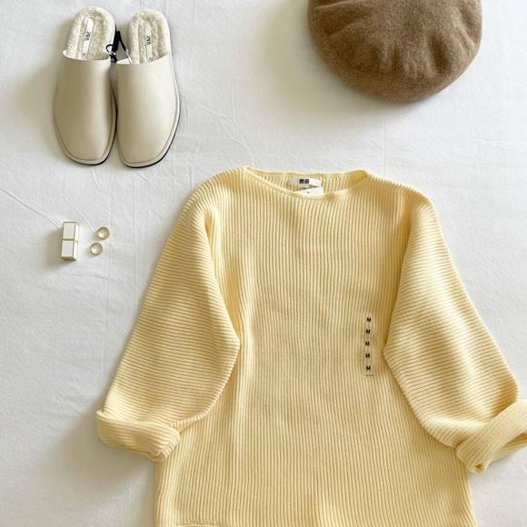 Uniqlo Sweaters - Uniqlo 3D knit sweater